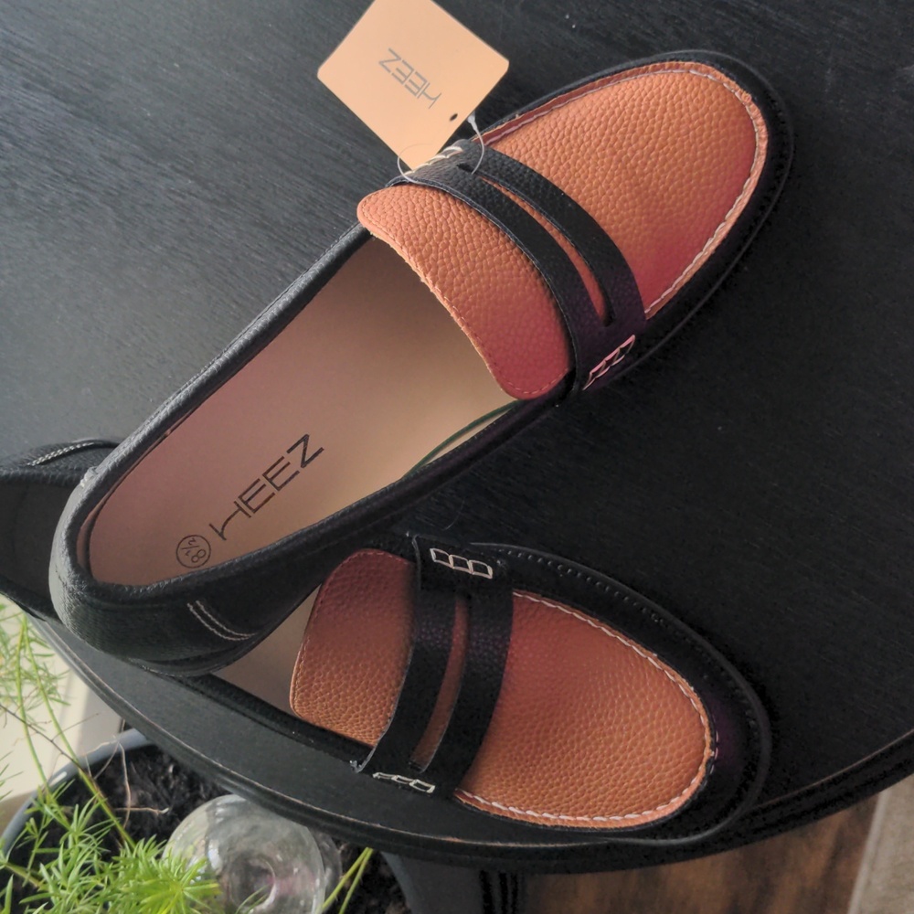 Heez Loafer Size 8.5